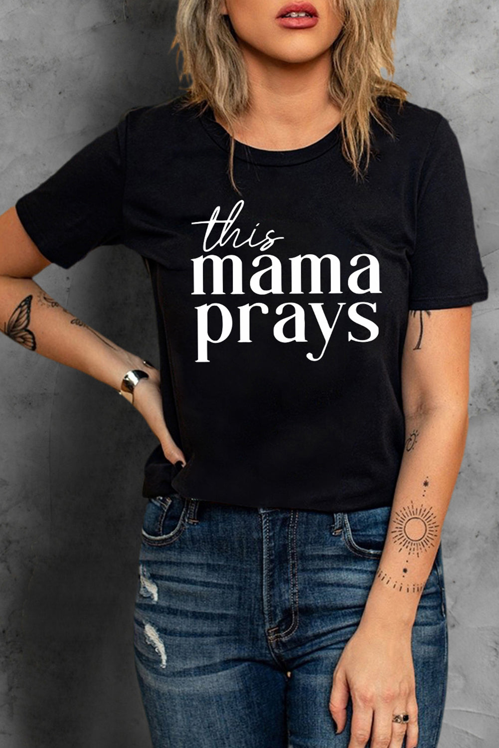 This mama prays Letters Print Plain Tee