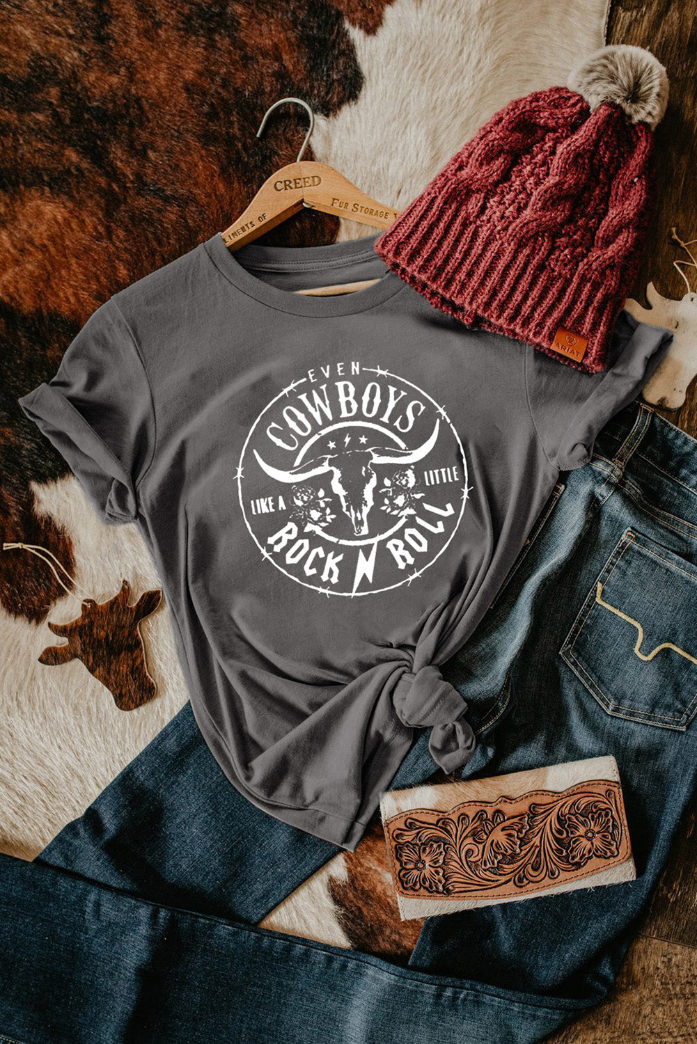 Letter Steer Head Pattern Print Short Sleeve Graphic Tee